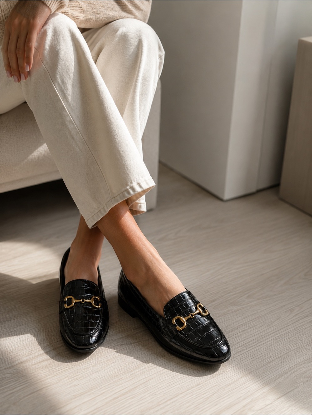 Size 9-AEROSOLES Black Croc-Embossed Loafers with Gold Horsebit